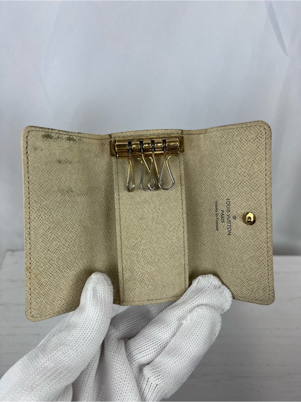 Louis Vuitton Damier Azur 4 Key Ring Holder - Picture 10 of 15